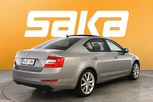 Ruskea Viistoperä, Skoda Octavia – NJE-186