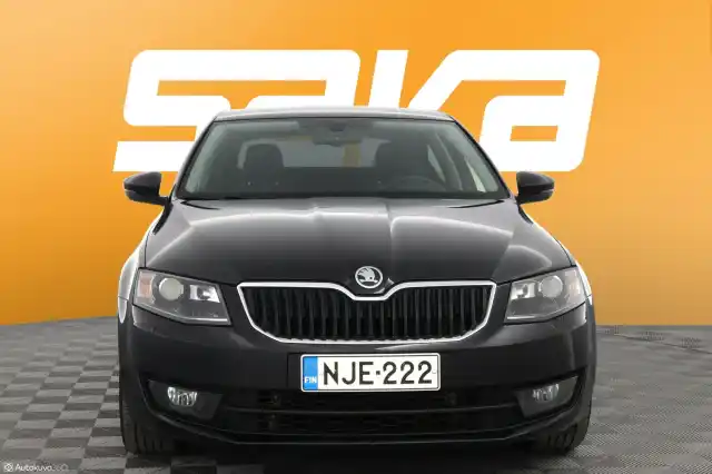 Musta Viistoperä, Skoda Octavia – NJE-222