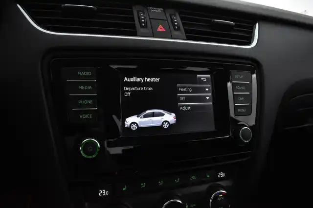 Musta Viistoperä, Skoda Octavia – NJE-222
