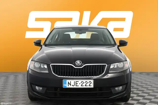 Musta Viistoperä, Skoda Octavia – NJE-222