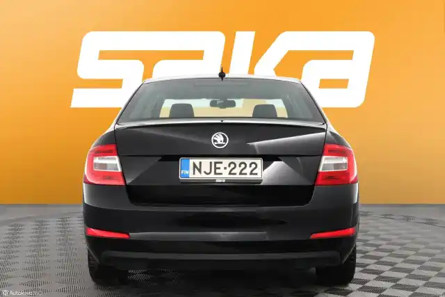 Musta Viistoperä, Skoda Octavia – NJE-222