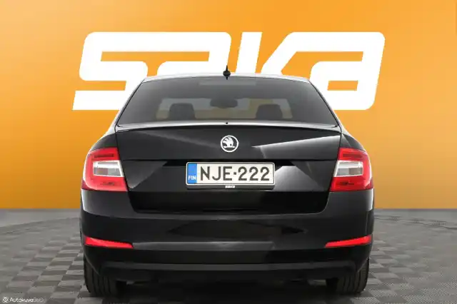 Musta Viistoperä, Skoda Octavia – NJE-222