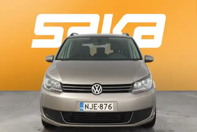 Ruskea (beige) Tila-auto, Volkswagen Touran – NJE-876