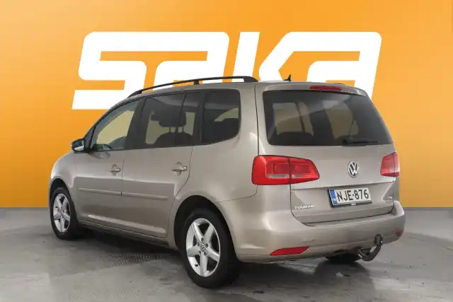 Ruskea (beige) Tila-auto, Volkswagen Touran – NJE-876