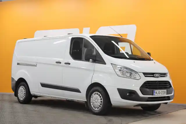 Valkoinen Pakettiauto, Ford Transit Custom – NJG-228