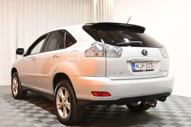 Harmaa Maastoauto, Lexus RX – NJH-203