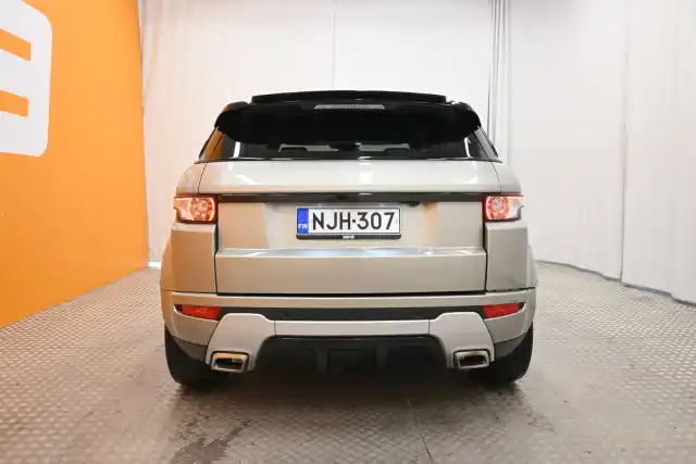 Harmaa Maastoauto, Land Rover Range Rover Evoque – NJH-307