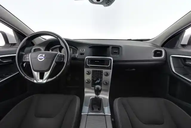 Valkoinen Farmari, Volvo V60 – NJI-172