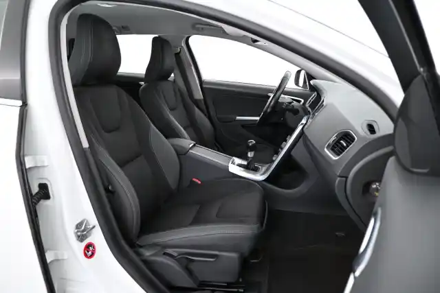 Valkoinen Farmari, Volvo V60 – NJI-172