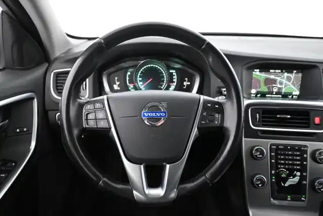 Valkoinen Farmari, Volvo V60 – NJI-172
