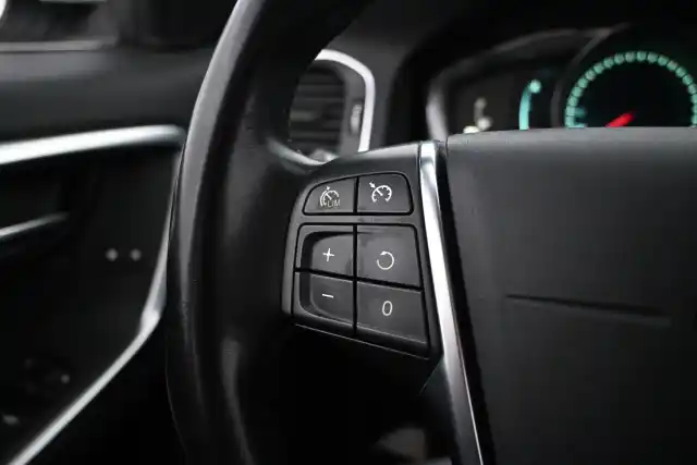 Valkoinen Farmari, Volvo V60 – NJI-172