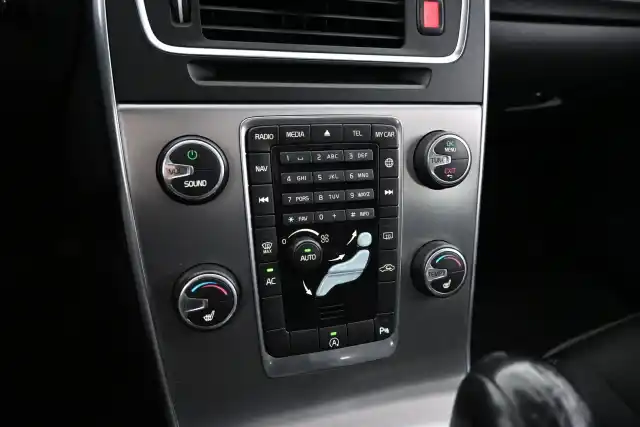 Valkoinen Farmari, Volvo V60 – NJI-172
