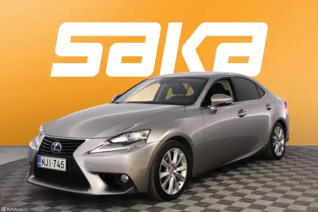 Hopea Sedan, Lexus IS – NJI-745