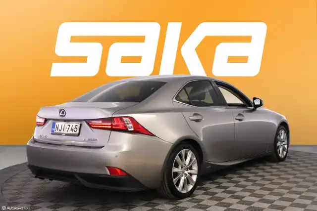 Hopea Sedan, Lexus IS – NJI-745