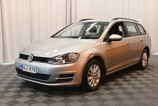 Harmaa Farmari, Volkswagen Golf – NJI-979