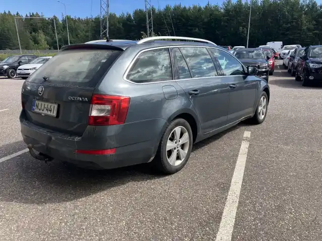 Hopea Farmari, Skoda Octavia – NJJ-441