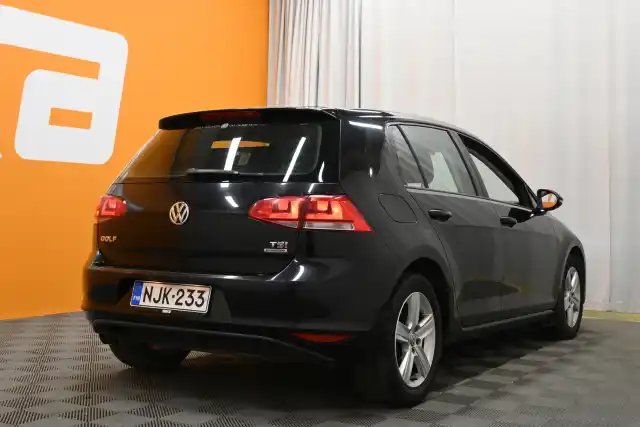 Musta Viistoperä, Volkswagen Golf – NJK-233