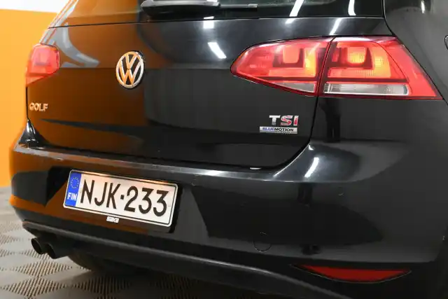 Musta Viistoperä, Volkswagen Golf – NJK-233