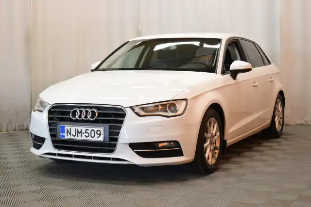 Valkoinen Viistoperä, Audi A3 – NJM-509