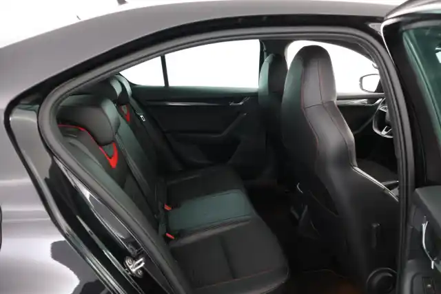 Musta Viistoperä, Skoda OCTAVIA – NJN-477