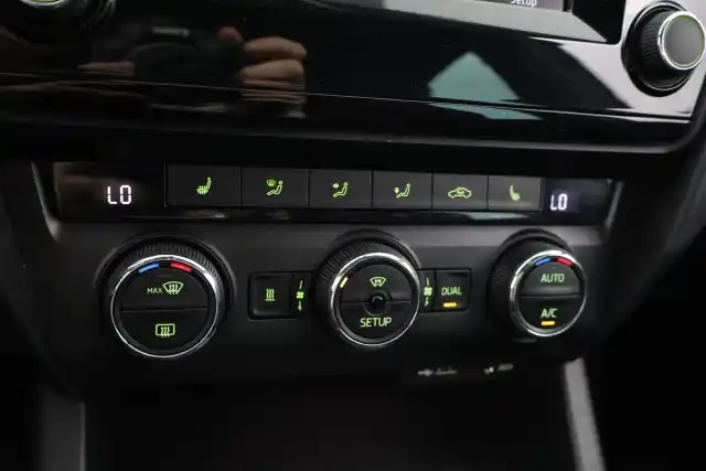 Musta Viistoperä, Skoda OCTAVIA – NJN-477