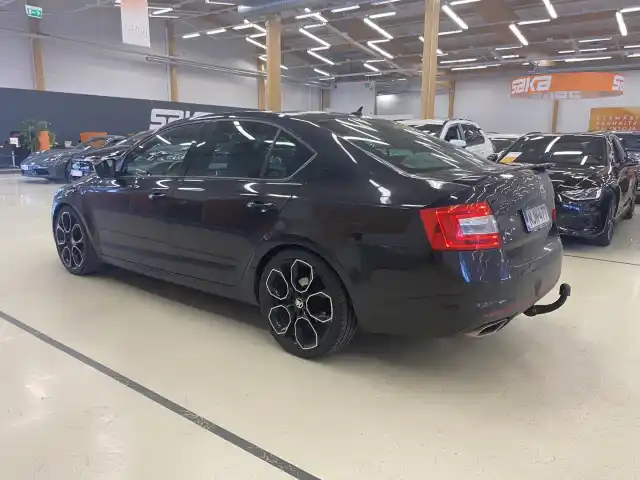 Musta Viistoperä, Skoda OCTAVIA – NJN-477