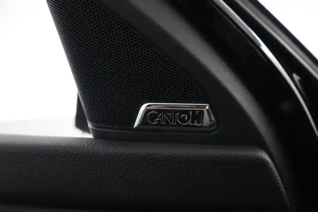 Musta Viistoperä, Skoda OCTAVIA – NJN-477