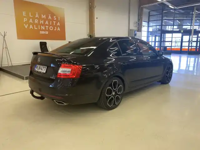 Musta Viistoperä, Skoda OCTAVIA – NJN-477