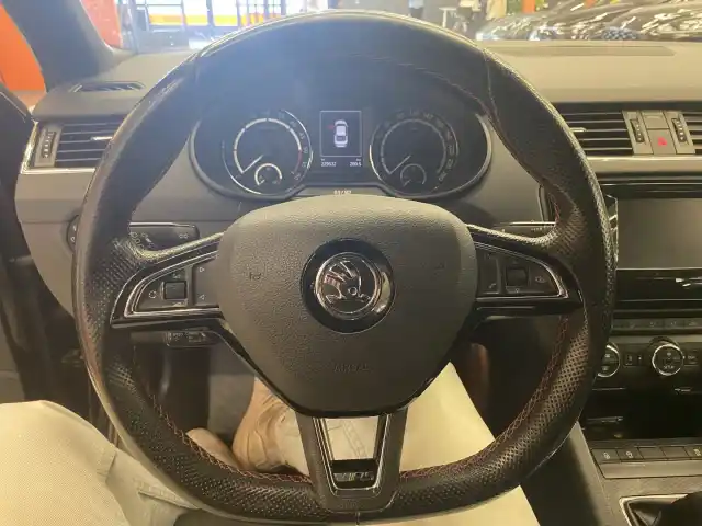 Musta Viistoperä, Skoda OCTAVIA – NJN-477