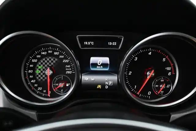 Valkoinen Maastoauto, Mercedes-Benz GLE – NJN-879