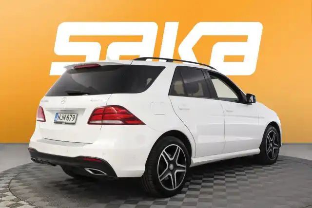 Valkoinen Maastoauto, Mercedes-Benz GLE – NJN-879