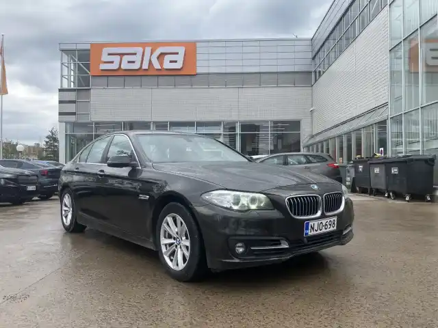 Ruskea (beige) Sedan, BMW 520 – NJO-698