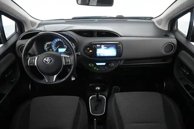 Sininen Viistoperä, Toyota Yaris – NJR-941