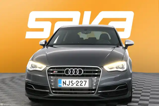 Harmaa Viistoperä, Audi S3 – NJS-227