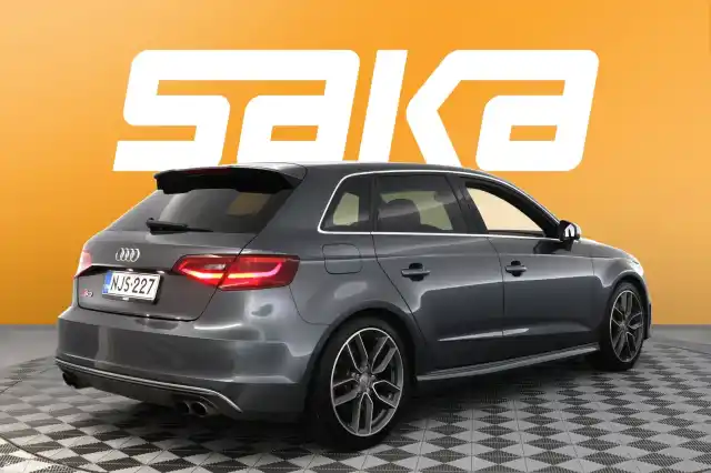 Harmaa Viistoperä, Audi S3 – NJS-227