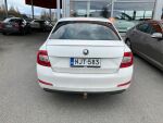 Valkoinen Viistoperä, Skoda Octavia – NJT-583, kuva 2