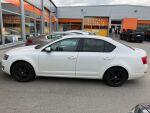 Valkoinen Viistoperä, Skoda Octavia – NJT-583, kuva 3