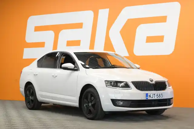 Valkoinen Viistoperä, Skoda Octavia – NJT-583