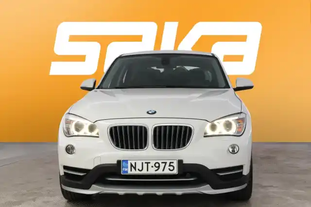 Valkoinen Maastoauto, BMW X1 – NJT-975