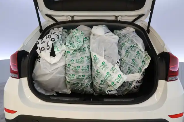 Valkoinen Maastoauto, BMW X1 – NJT-975