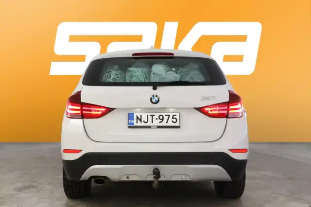 Valkoinen Maastoauto, BMW X1 – NJT-975