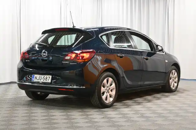 Vihreä Viistoperä, Opel Astra – NJU-587