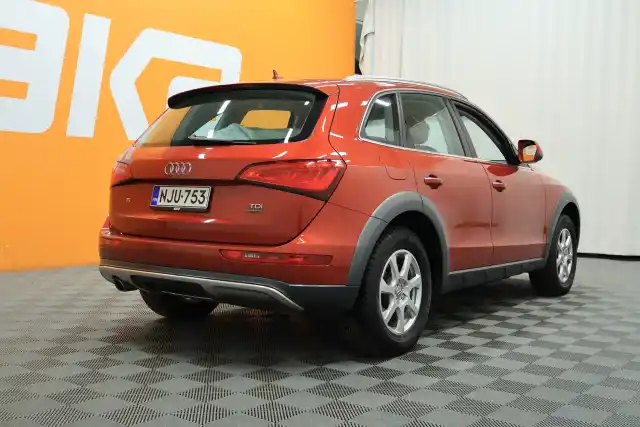 Punainen Maastoauto, Audi Q5 – NJU-753