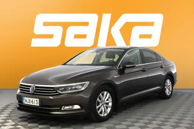 Ruskea (beige) Sedan, Volkswagen Passat – NJX-613