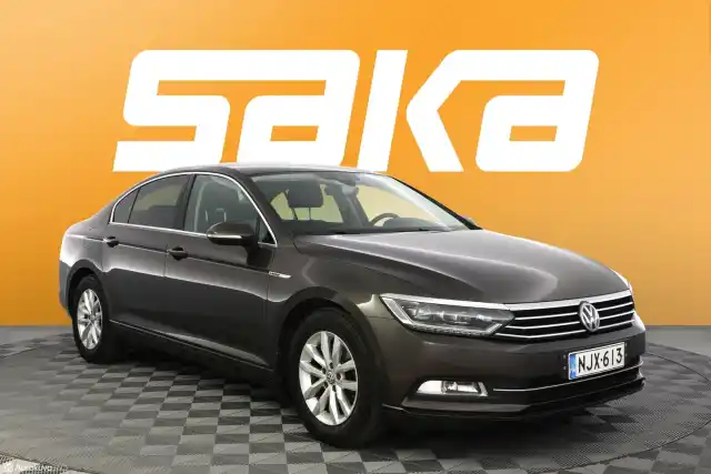 Ruskea (beige) Sedan, Volkswagen Passat – NJX-613
