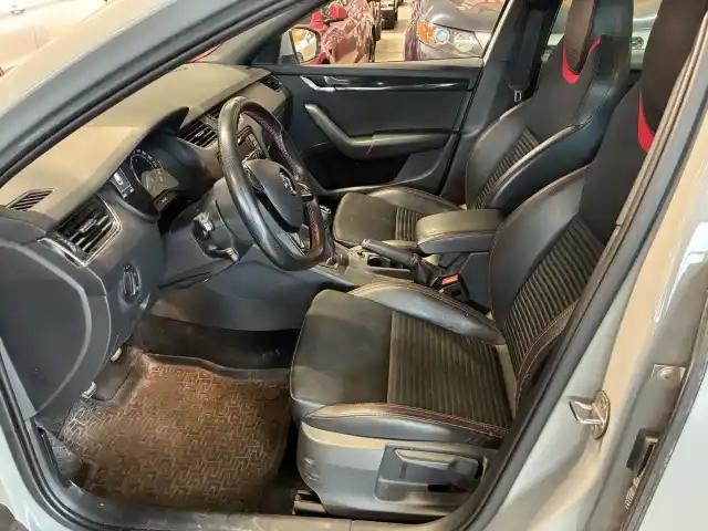 Harmaa Farmari, Skoda Octavia – NJX-736