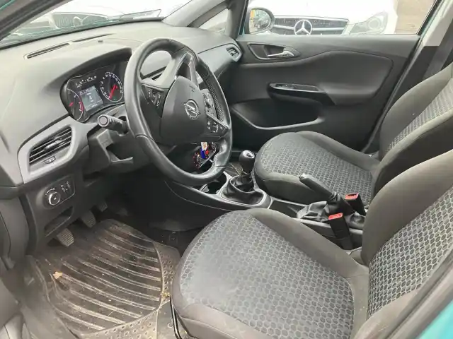 Vihreä Viistoperä, Opel Corsa – NJY-236