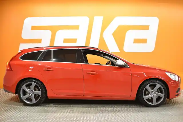 Punainen Farmari, Volvo V60 – NJZ-593