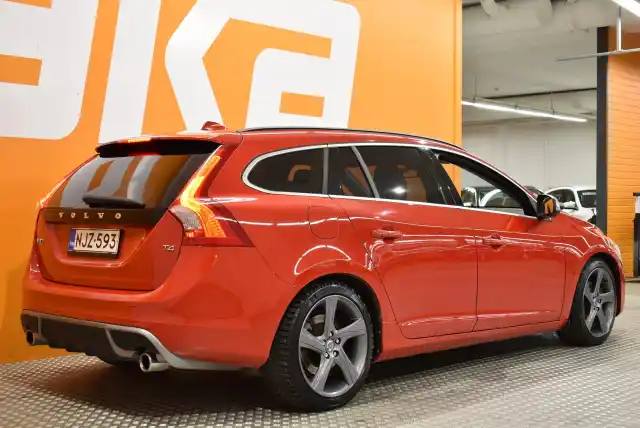Punainen Farmari, Volvo V60 – NJZ-593