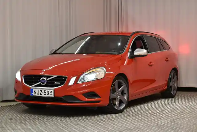 Punainen Farmari, Volvo V60 – NJZ-593